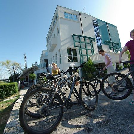 Hotel Sv. Mihovil Trilj ภายนอก รูปภาพ