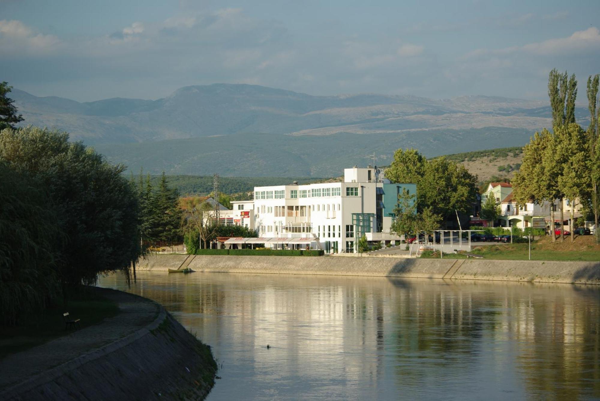 Hotel Sv. Mihovil Trilj ภายนอก รูปภาพ