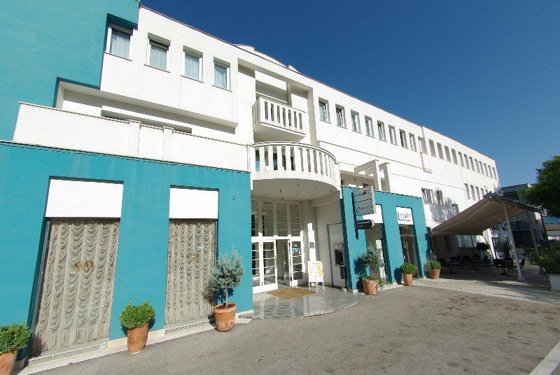 Hotel Sv. Mihovil Trilj ภายนอก รูปภาพ