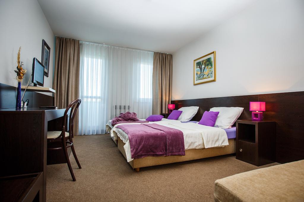 Hotel Sv. Mihovil Trilj ภายนอก รูปภาพ