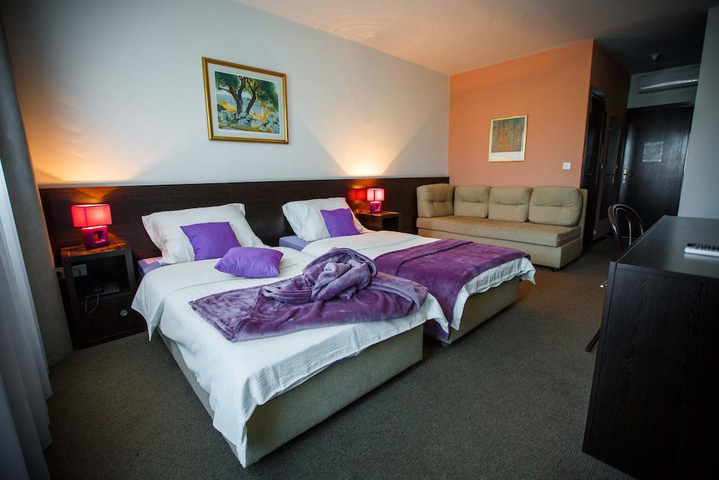 Hotel Sv. Mihovil Trilj ภายนอก รูปภาพ